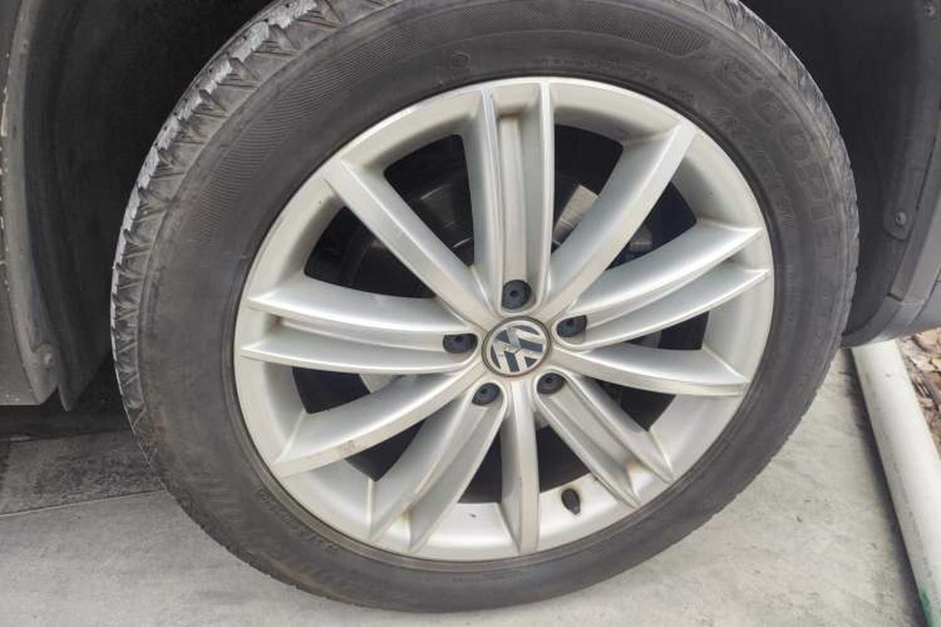 Used Volkswagen Tiguan 2015 2.0 TSI Comfort Edition Right Front Wheel Hub