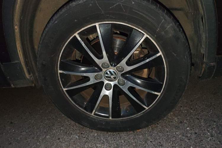 Used Volkswagen Tiguan 2015 1.8TSI Automatic Two-Wheel Drive Luxury Model Right Front Wheel Hub