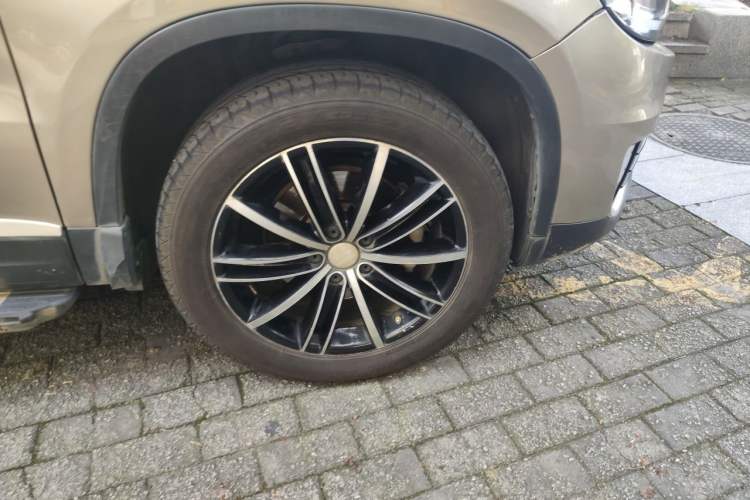 Used Volkswagen Tiguan 2015 1.8TSI Automatic Two-Wheel Drive Trend Edition Right Front Wheel Hub