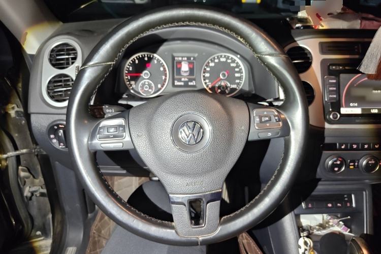 Used Volkswagen Tiguan 2015 2.0 TSI Automatic All-Wheel Drive Flagship Edition Steering Wheel