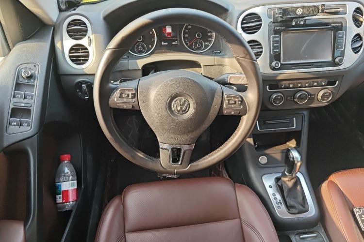 Used Volkswagen Tiguan 2015 1.8TSI Automatic Two-Wheel Drive Luxury Model Steering Wheel