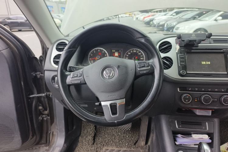 Used Volkswagen Tiguan 2015 1.8TSI Automatic Two-Wheel Drive Luxury Model Steering Wheel
