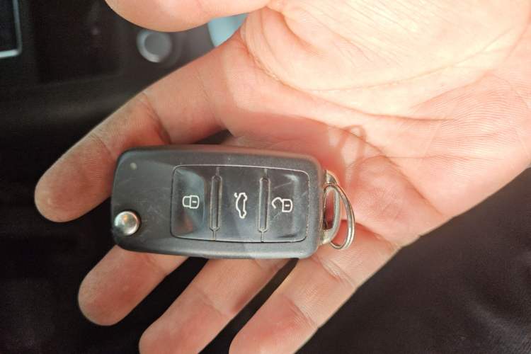 Used Volkswagen Tiguan 2015 1.8TSI Automatic All-Wheel-Drive Luxury Model Vehicle Key