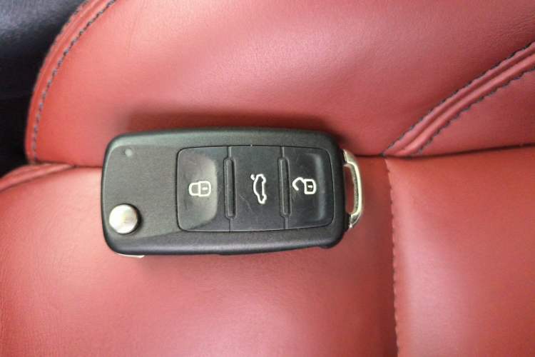 Used Volkswagen Tiguan 2015 2.0 TSI Automatic All-Wheel Drive Flagship Edition Vehicle Key