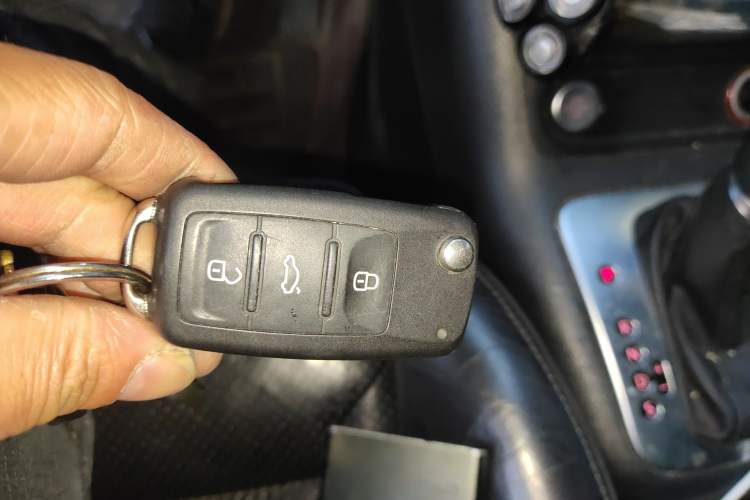 Used Volkswagen Tiguan 2015 1.8TSI Automatic Two-Wheel Drive Luxury Model Vehicle Key