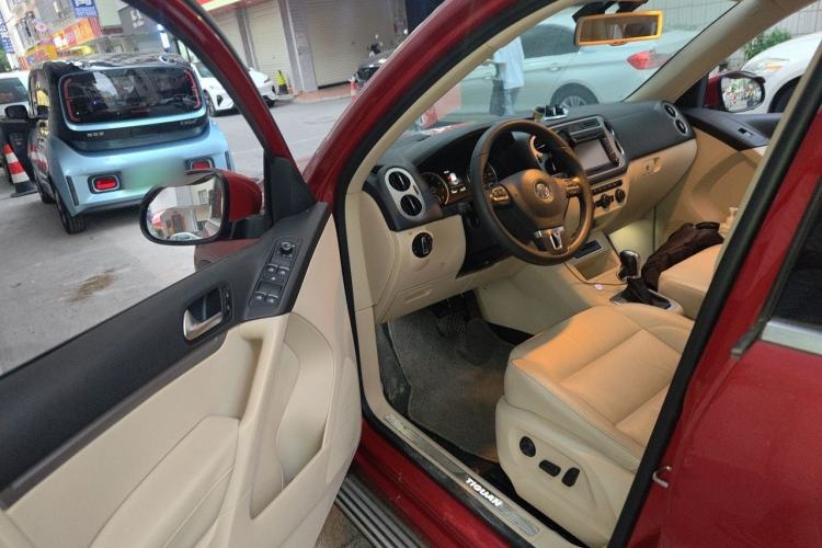 Used Volkswagen Tiguan 2015 1.8TSI Automatic All-Wheel-Drive Luxury Model Driver Seat