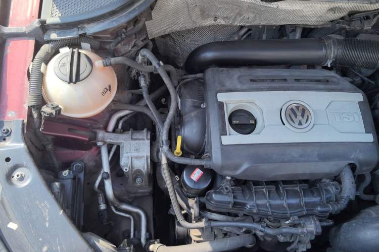 Used Volkswagen Tiguan 2015 2.0 TSI Comfort Edition Engine Bay Right