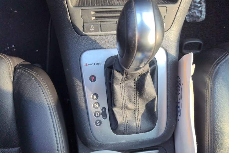 Used Volkswagen Tiguan 2015 2.0 TSI Comfort Edition Gear Lever