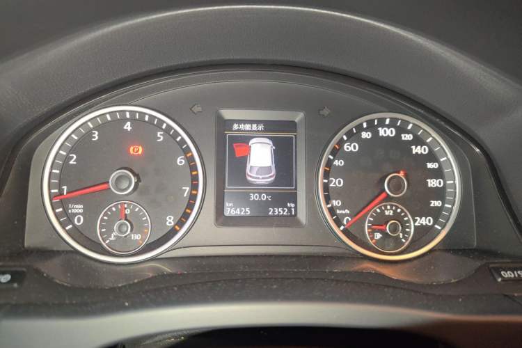 Used Volkswagen Tiguan 2015 1.8TSI Automatic All-Wheel-Drive Luxury Model Instrument Cluster