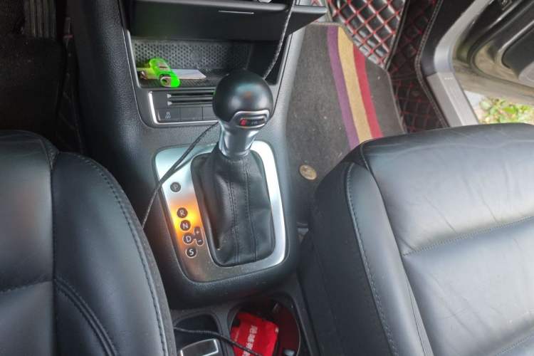 Used Volkswagen Tiguan 2015 1.8TSI Automatic Two-Wheel Drive Comfort Edition Gear Lever