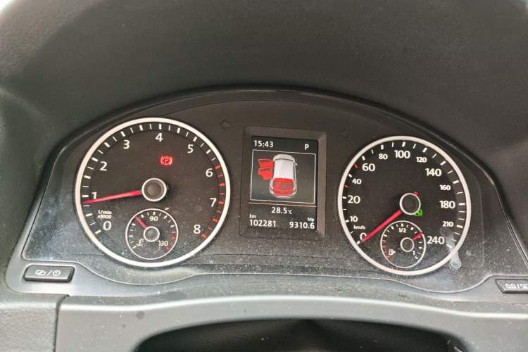 Used Volkswagen Tiguan 2015 1.8TSI Automatic All-Wheel-Drive Luxury Model Instrument Cluster