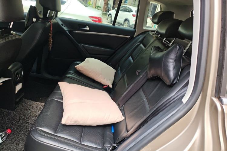 Used Volkswagen Tiguan 2015 1.8TSI Automatic All-Wheel-Drive Luxury Model Left Rear Seat