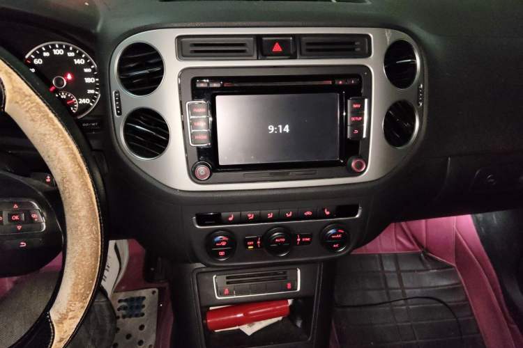 Used Volkswagen Tiguan 2015 1.8TSI Automatic Two-Wheel Drive Luxury Model Audio And AC Panel