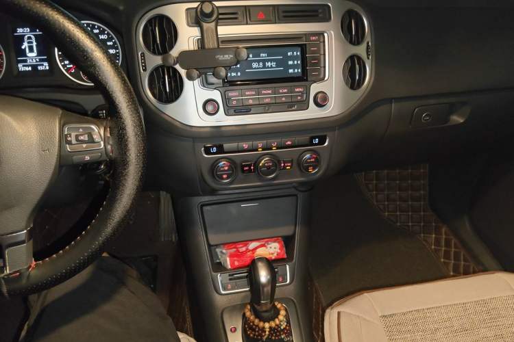Used Volkswagen Tiguan 2015 1.8TSI Automatic Two-Wheel Drive Comfort Edition Audio And AC Panel