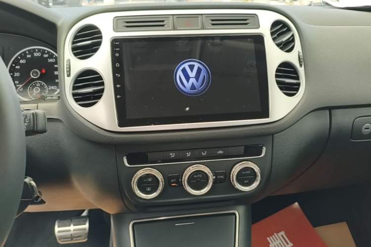 Used Volkswagen Tiguan 2015 1.8TSI Automatic Two-Wheel Drive Comfort Edition Audio And AC Panel