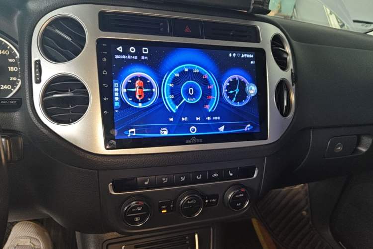 Used Volkswagen Tiguan 2015 1.8TSI Automatic Two-Wheel Drive Luxury Model Audio And AC Panel