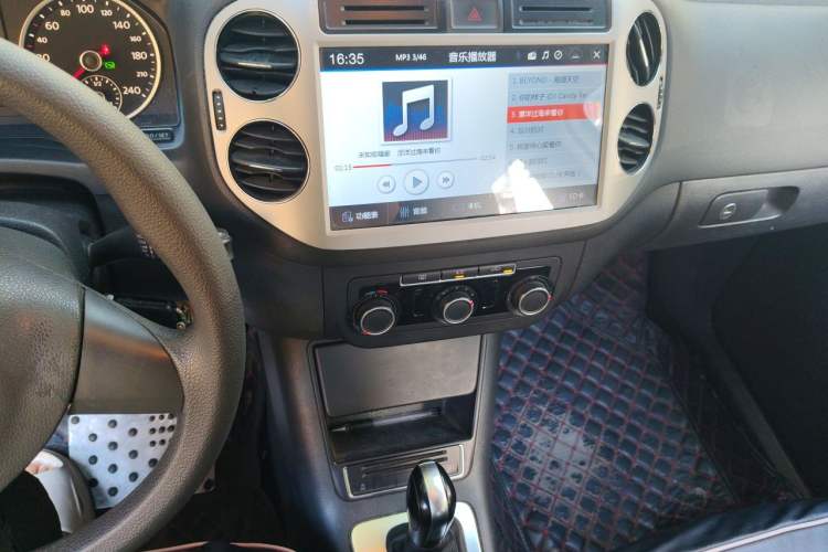 Used Volkswagen Tiguan 2015 1.8TSI Automatic Two-Wheel Drive Trend Edition Audio And AC Panel