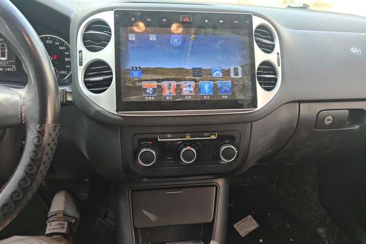 Used Volkswagen Tiguan 2015 1.8TSI Automatic Two-Wheel Drive Trend Edition Audio And AC Panel