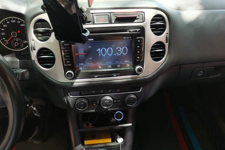 Used Volkswagen Tiguan 2015 1.8TSI Automatic Two-Wheel Drive Comfort Edition Audio And AC Panel