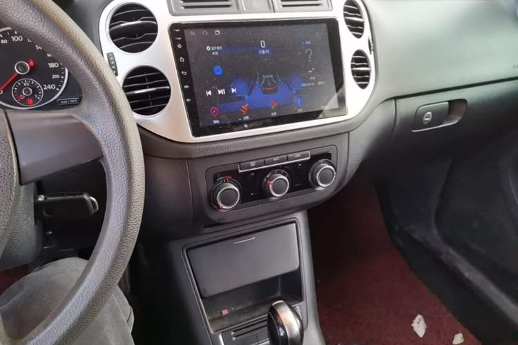 Used Volkswagen Tiguan 2015 1.8TSI Automatic Two-Wheel Drive Trend Edition Audio And AC Panel