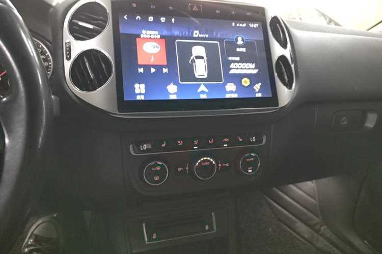 Used Volkswagen Tiguan 2015 1.8TSI Automatic Two-Wheel Drive Luxury Model Audio And AC Panel