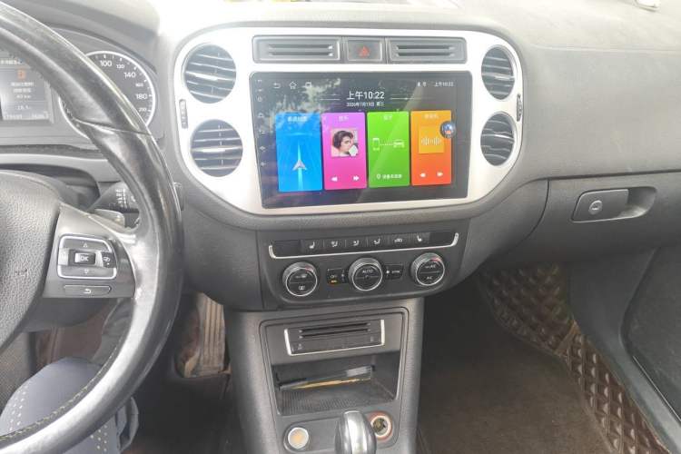 Used Volkswagen Tiguan 2015 1.8TSI Automatic All-Wheel-Drive Luxury Model Audio And AC Panel
