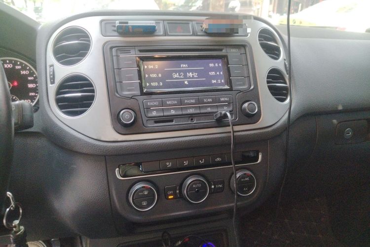 Used Volkswagen Tiguan 2015 1.8TSI Automatic Two-Wheel Drive Comfort Edition Audio And AC Panel