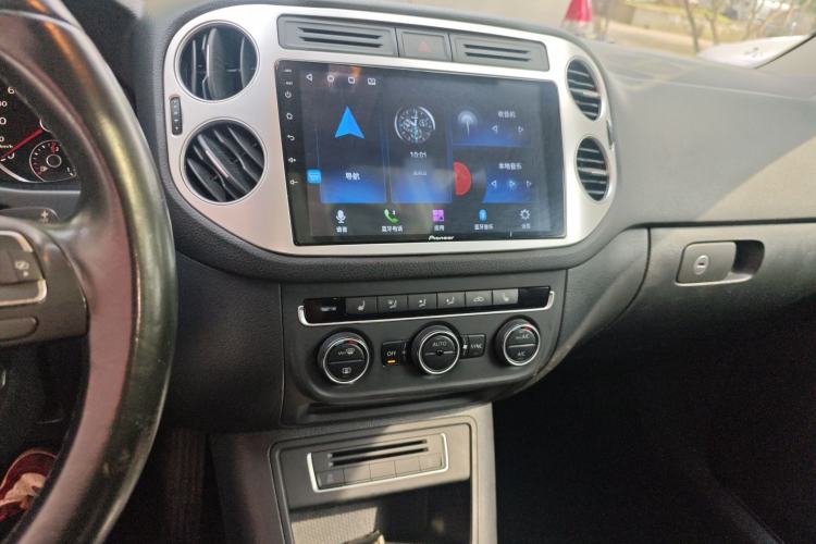 Used Volkswagen Tiguan 2015 1.8TSI Automatic Two-Wheel Drive Luxury Model Audio And AC Panel