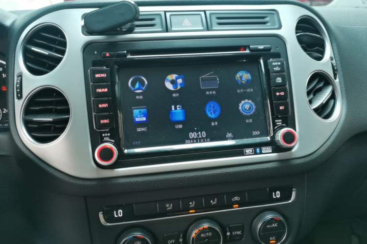 Used Volkswagen Tiguan 2015 1.8TSI Automatic Two-Wheel Drive Comfort Edition Audio And AC Panel