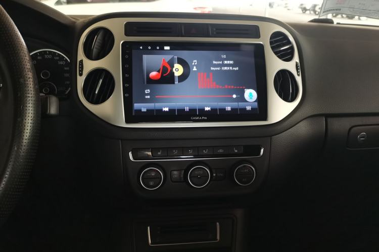 Used Volkswagen Tiguan 2015 2.0 TSI Automatic All-Wheel Drive Luxury Edition Audio And AC Panel