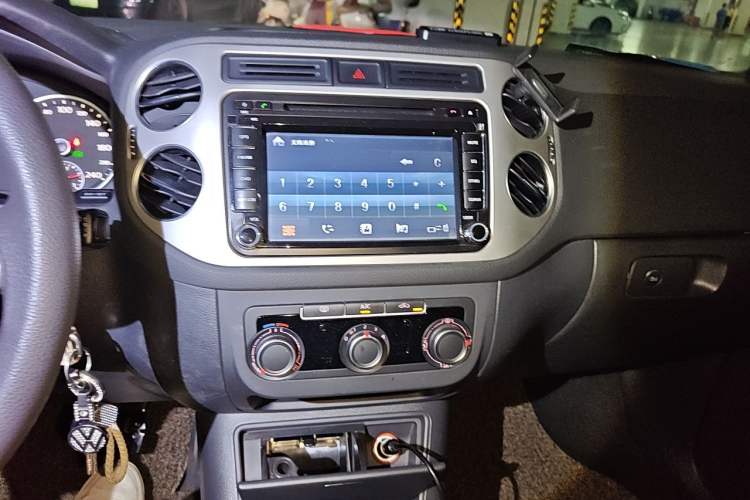 Used Volkswagen Tiguan 2015 1.8TSI Automatic Two-Wheel Drive Trend Edition Audio And AC Panel