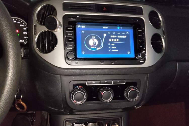 Used Volkswagen Tiguan 2015 1.8TSI Automatic Two-Wheel Drive Trend Edition Audio And AC Panel