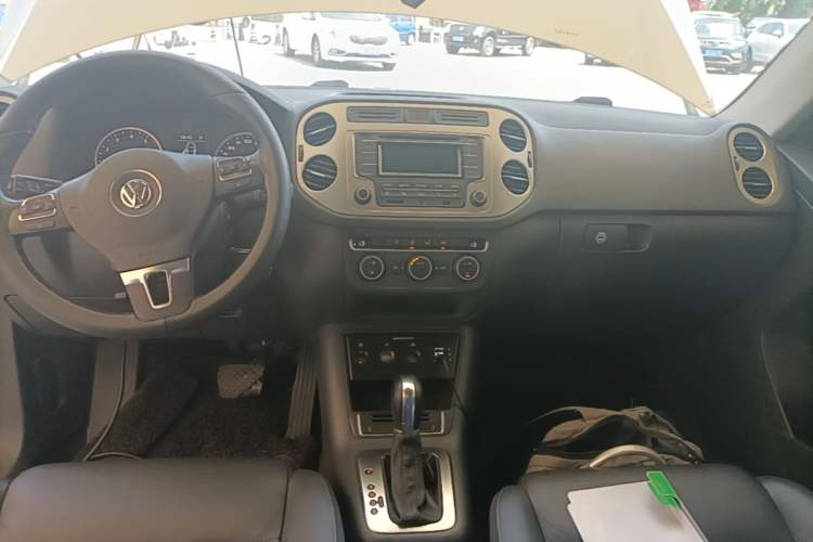 Used Volkswagen Tiguan 2015 1.8TSI Automatic Two-Wheel Drive Comfort Edition Audio And AC Panel
