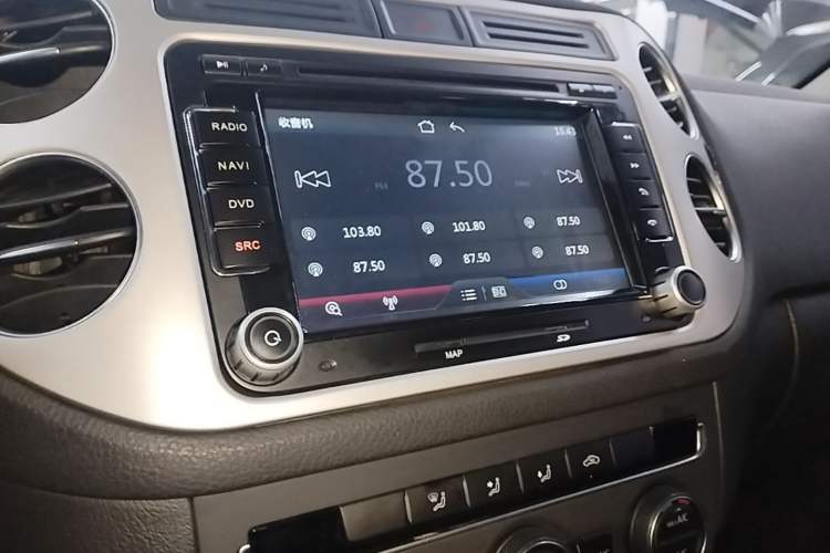 Used Volkswagen Tiguan 2015 1.8TSI Automatic Two-Wheel Drive Comfort Edition Audio And AC Panel