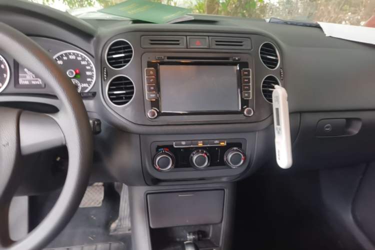 Used Volkswagen Tiguan 2015 1.8TSI Automatic Two-Wheel Drive Trend Edition Audio And AC Panel