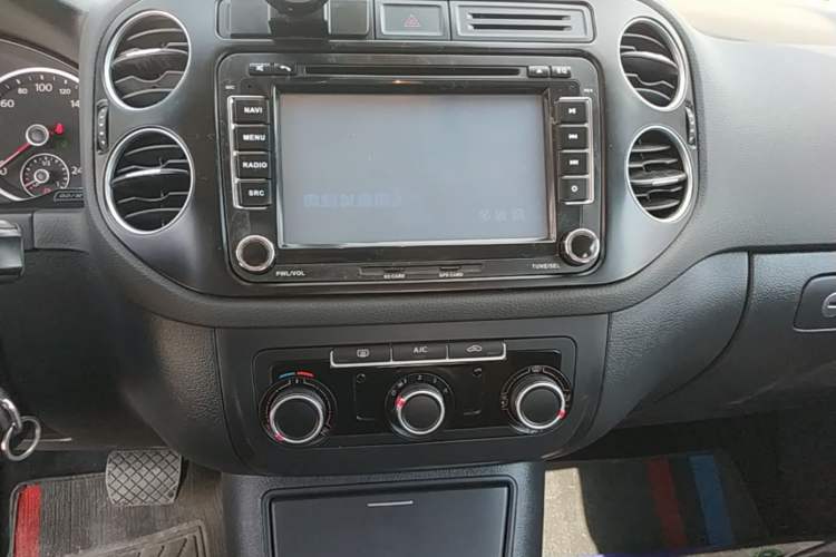 Used Volkswagen Tiguan 2015 1.8TSI Automatic Two-Wheel Drive Trend Edition Audio And AC Panel