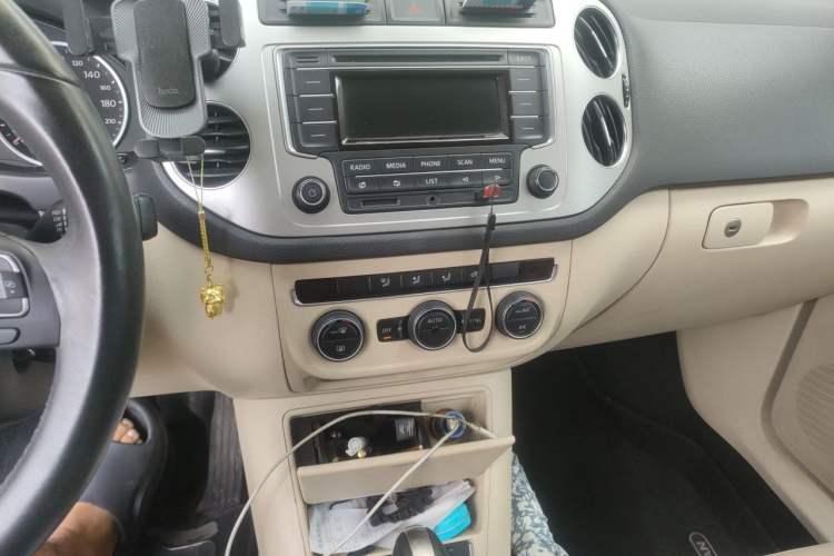 Used Volkswagen Tiguan 2015 1.8TSI Automatic Two-Wheel Drive Comfort Edition Audio And AC Panel