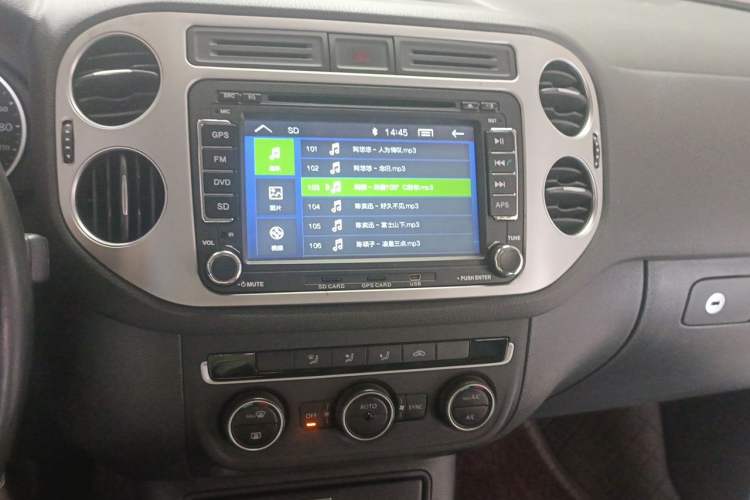 Used Volkswagen Tiguan 2015 1.8TSI Automatic Two-Wheel Drive Comfort Edition Audio And AC Panel