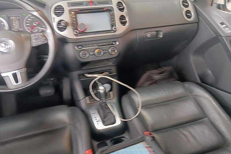 Used Volkswagen Tiguan 2015 1.8TSI Automatic Two-Wheel Drive Comfort Edition Audio And AC Panel