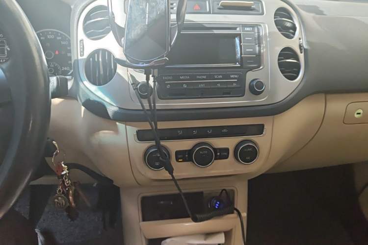 Used Volkswagen Tiguan 2015 1.8TSI Automatic Two-Wheel Drive Comfort Edition Audio And AC Panel