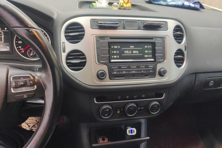 Used Volkswagen Tiguan 2015 1.8TSI Automatic Two-Wheel Drive Comfort Edition Audio And AC Panel