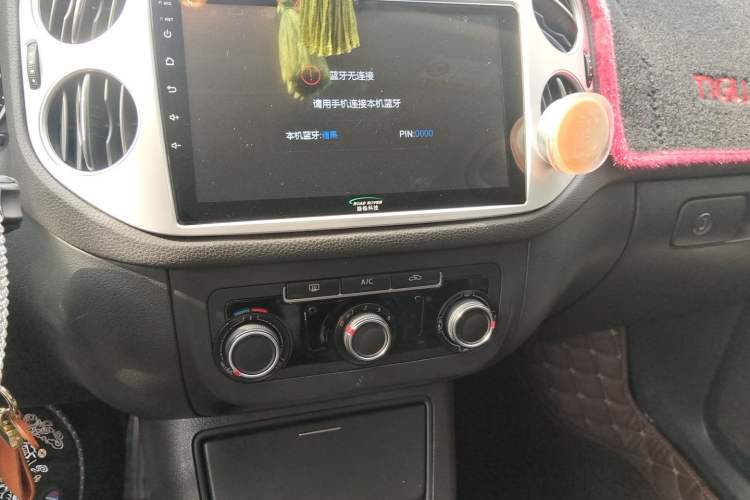 Used Volkswagen Tiguan 2015 1.8TSI Automatic Two-Wheel Drive Trend Edition Audio And AC Panel