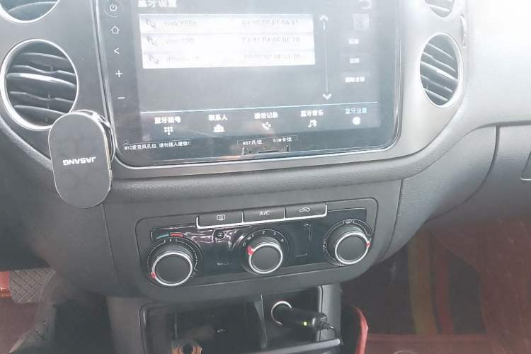Used Volkswagen Tiguan 2015 1.8TSI Automatic Two-Wheel Drive Trend Edition Audio And AC Panel