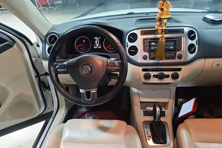 Used Volkswagen Tiguan 2015 1.8TSI Automatic Two-Wheel Drive Comfort Edition Audio And AC Panel