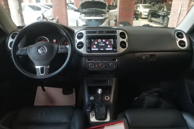 Used Volkswagen Tiguan 2015 1.8TSI Automatic Two-Wheel Drive Luxury Model Center Console