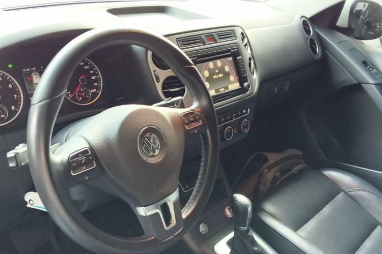 Used Volkswagen Tiguan 2015 1.8TSI Automatic Two-Wheel Drive Luxury Model Center Console