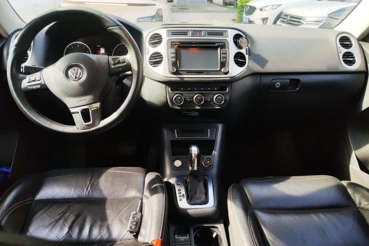 Used Volkswagen Tiguan 2015 1.8TSI Automatic Two-Wheel Drive Luxury Model Center Console