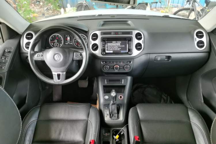 Used Volkswagen Tiguan 2015 1.8TSI Automatic Two-Wheel Drive Luxury Model Center Console