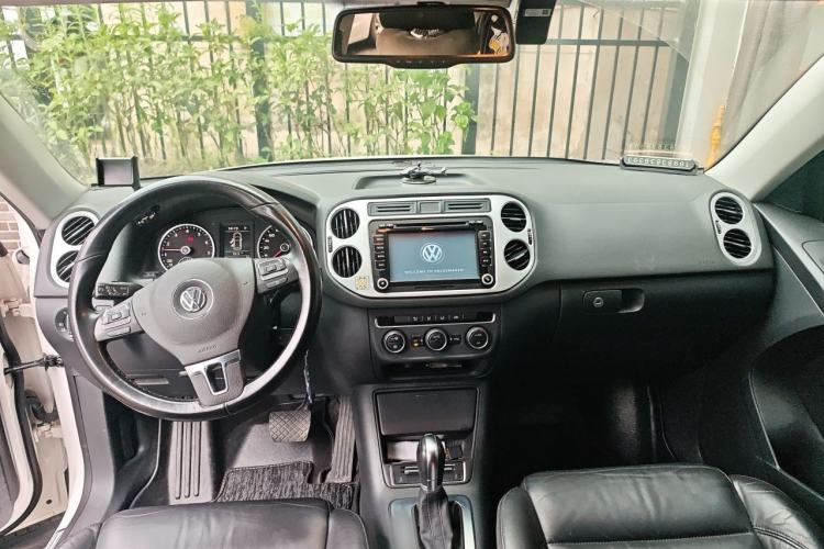 Used Volkswagen Tiguan 2015 1.8TSI Automatic Two-Wheel Drive Comfort Edition Center Console