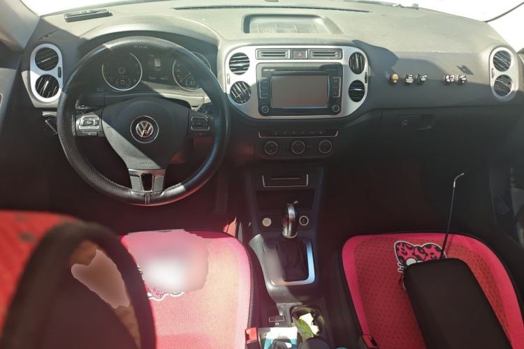 Used Volkswagen Tiguan 2015 1.8TSI Automatic Two-Wheel Drive Luxury Model Center Console